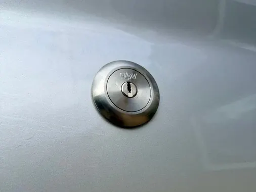 Anti-Peel Bracket